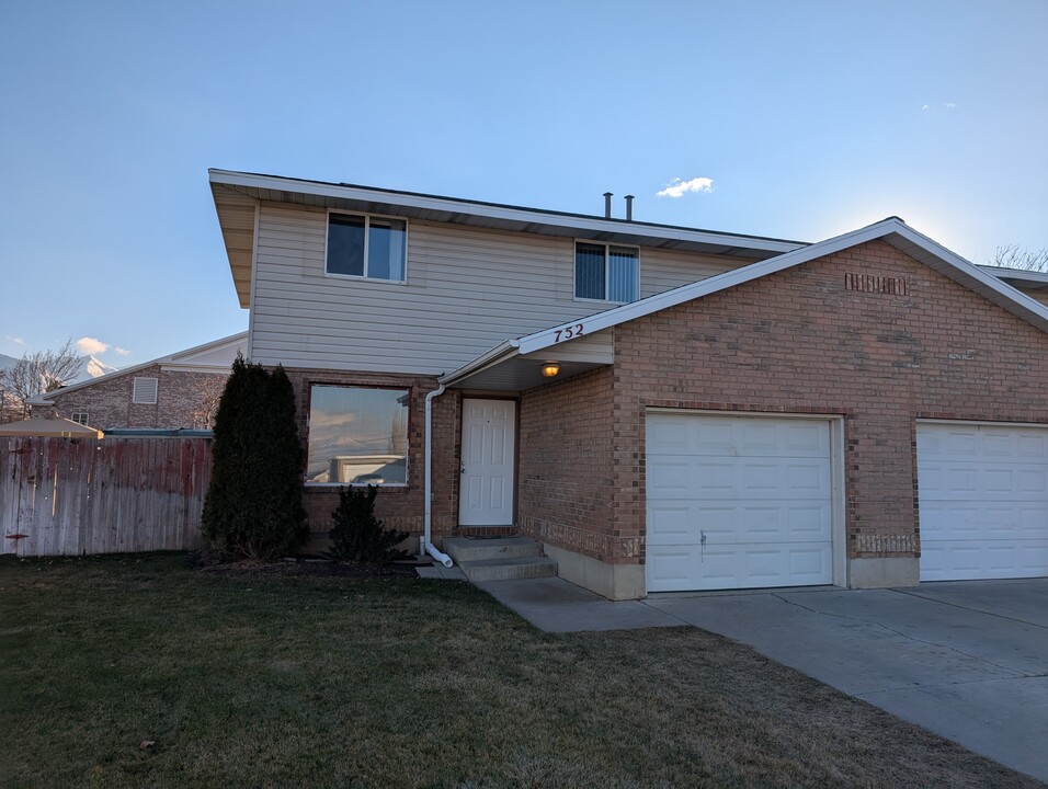 752 E 500 N, Unit 752 East in Spanish Fork, UT - Foto de edificio