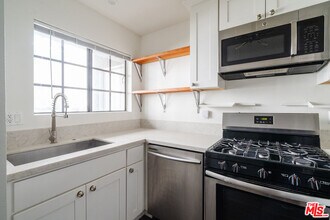 246 N Coronado St in Los Angeles, CA - Building Photo - Building Photo