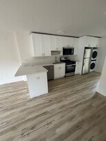 Chestnut Court Apartments in Glenview, IL - Building Photo