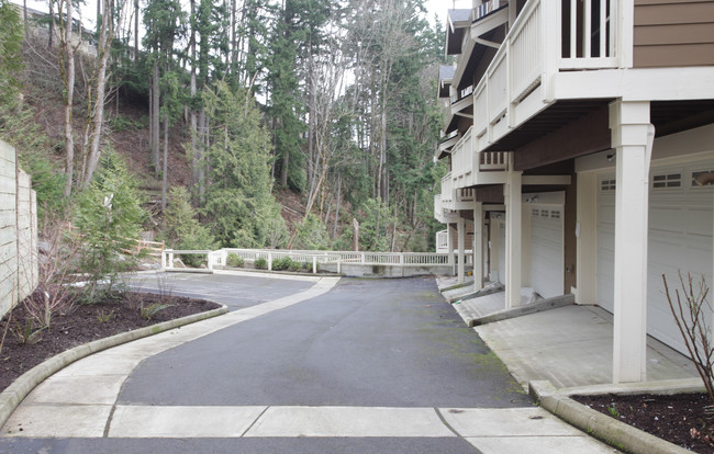 Calabria at Talus in Issaquah, WA - Building Photo - Building Photo