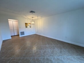 710 Bayou Ave in Tarpon Springs, FL - Building Photo - Building Photo