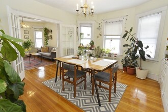 90 Rockview St, Unit #1 in Boston, MA - Building Photo - Building Photo