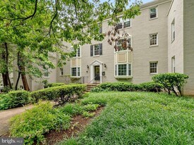 708 S Arlington Mill Dr in Arlington, VA - Building Photo