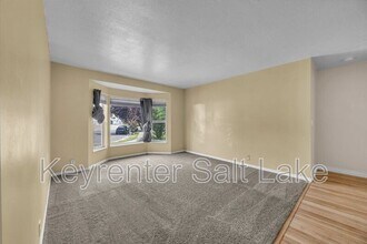 567 N Allanwood Pl in Layton, UT - Building Photo - Building Photo