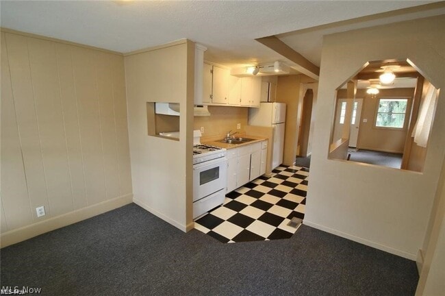 39 W 2nd St in Frazeysburg, OH - Building Photo - Building Photo