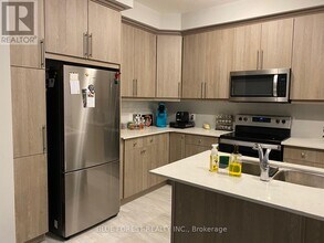 177 Edgevalley Rd in London, ON - Building Photo - Building Photo