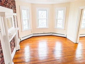 53 Bancroft St in Providence, RI - Foto de edificio - Building Photo