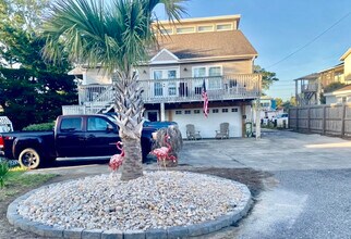 212 11th Ave S in Surfside Beach, SC - Building Photo - Building Photo