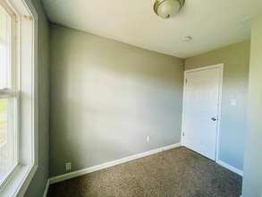 24 Leonard Dr in Sauget, IL - Building Photo - Building Photo