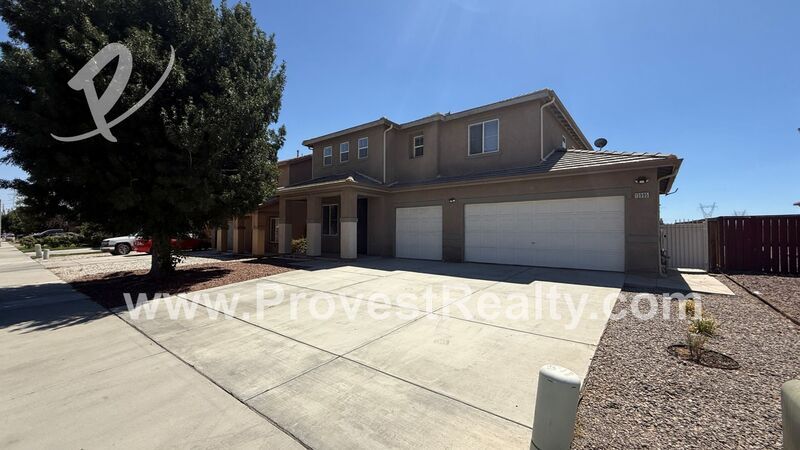 13995 Kicking Horse Cir in Victorville, CA - Building Photo