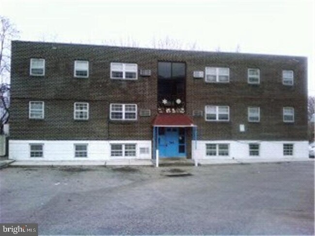 744 E Chester Pike in Ridley Park, PA - Building Photo - Building Photo