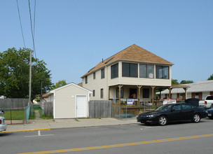 67-69 Hartford Ave in Old Lyme, CT - Building Photo - Building Photo