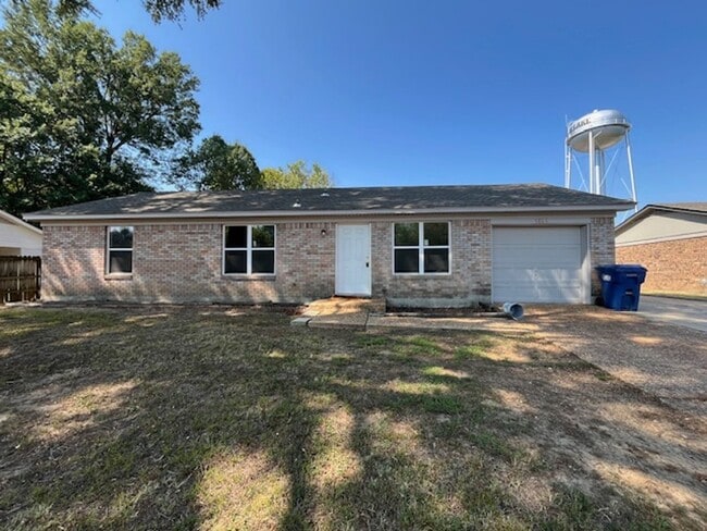 property at 5865 Cherokee Dr
