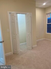 437 E Lorraine Ave photo'