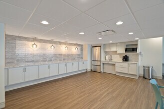 3800 Atlantic Ave in Virginia Beach, VA - Building Photo - Building Photo