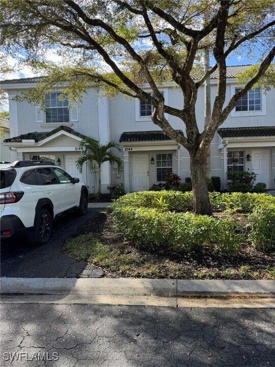 8144 Pacific Beach Dr in Ft. Myers, FL - Building Photo