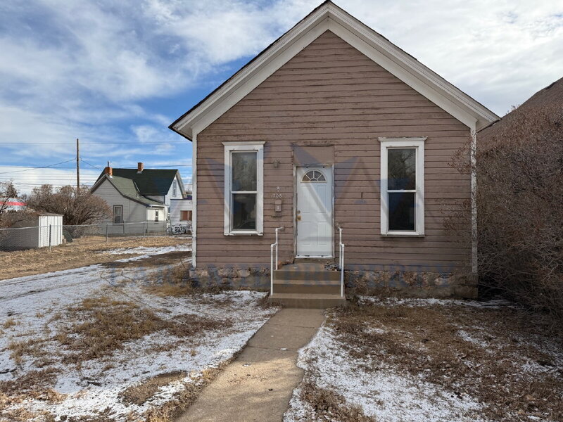 705 S 2nd St in Laramie, WY - Building Photo