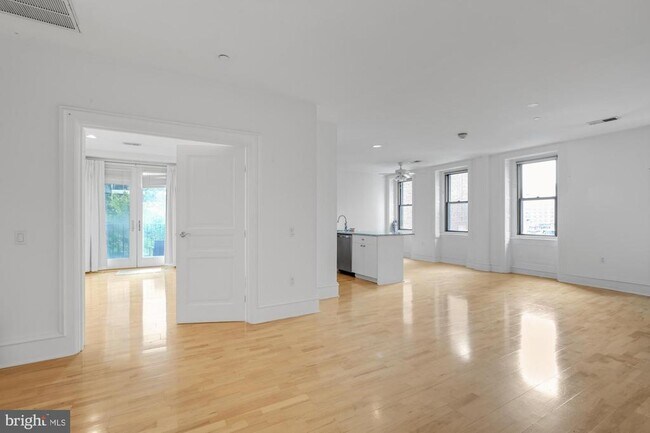 property at 1920 Chestnut St