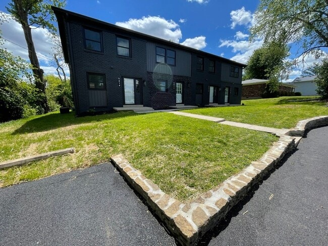 1217 Mary Ross Ave in Shelbyville, KY - Building Photo - Building Photo