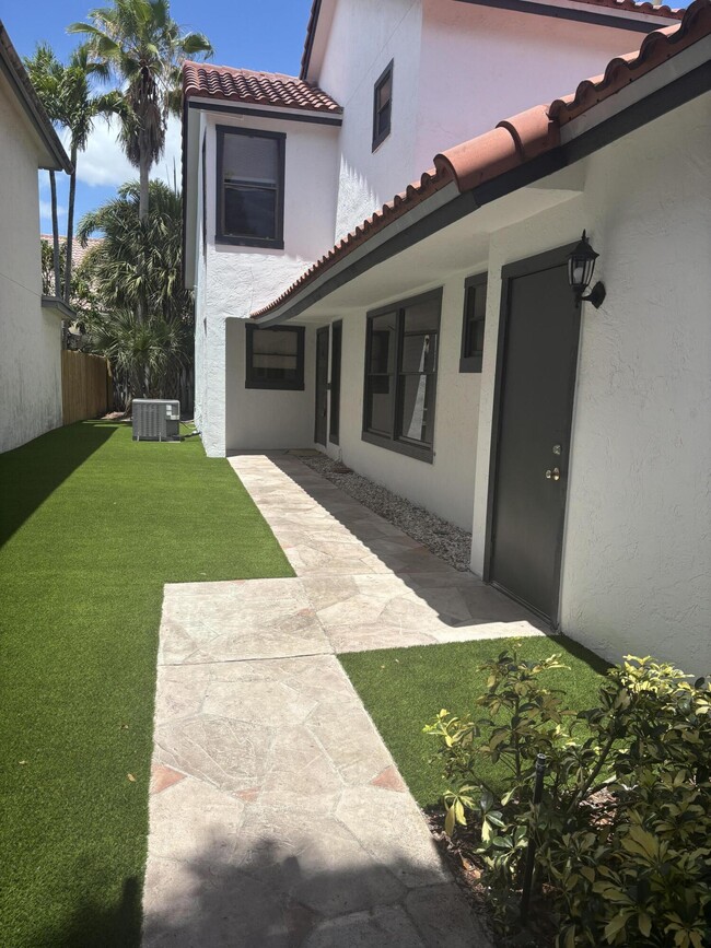5527 Ashpon Ct in Boca Raton, FL - Building Photo - Building Photo