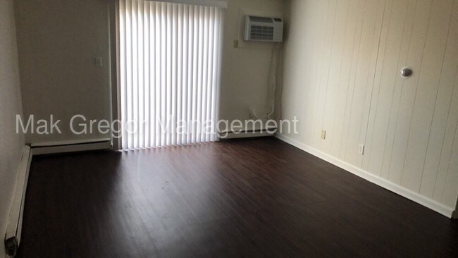 1315 Devon Ave in Kettering, OH - Foto de edificio - Building Photo