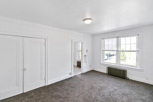 108 Washtenaw Ave in Ypsilanti, MI - Building Photo