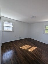 2278 Desisto Dr in Rahway, NJ - Building Photo - Building Photo