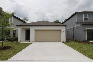 1056 Cades Cv Wy in DeLand, FL - Building Photo