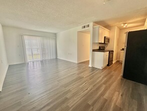 1215 Benoist Farms Rd in Royal Palm Beach, FL - Building Photo - Building Photo