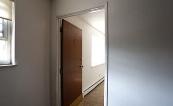 Quail Hollow and Sherwood Knoll Apartments in Fort Mitchell, KY - Foto de edificio - Interior Photo