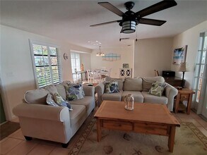 2745 Cardwell Way in Sarasota, FL - Building Photo - Building Photo