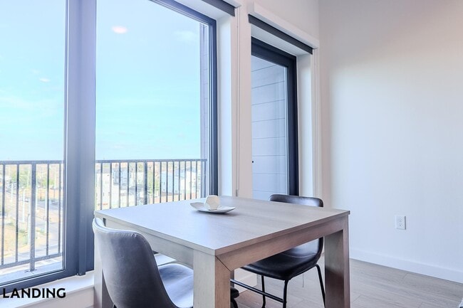 2623 Keene St, Unit 503 in Houston, TX - Building Photo - Building Photo