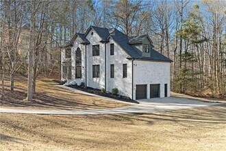 6015 Canaan Woods Dr SW in Atlanta, GA - Building Photo - Building Photo