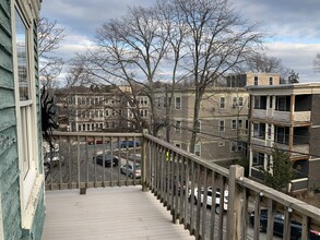 331 Faneuil St, Unit 1 in Boston, MA - Foto de edificio - Building Photo