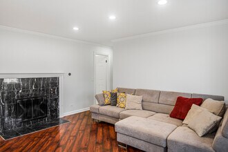 1168 Middlebury Ln in Wheeling, IL - Building Photo - Building Photo