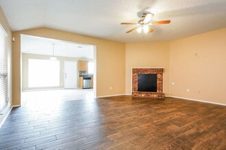 705 Pine Hollow Dr in Desoto, TX - Building Photo - Building Photo
