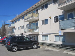 Delereda Apartments in Kamloops, BC - Building Photo - Building Photo