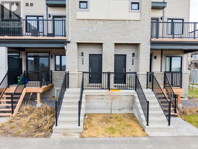966 Chapman Mills Dr in Ottawa, ON - Building Photo - Building Photo