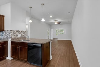 Hickory Grove in Savannah, GA - Building Photo - Building Photo