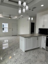 1012 N Clarence Ave in Edinburg, TX - Building Photo - Building Photo