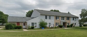 204 Brubaker Dr in New Carlisle, OH - Building Photo