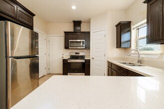 2706 E Garfield Ave in Alton, TX - Building Photo - Building Photo