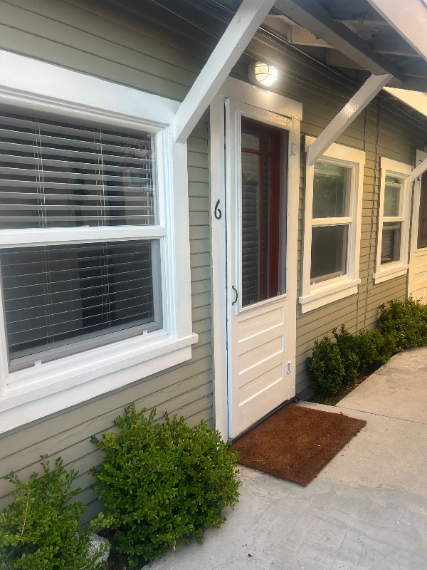 307 E Bay Ave in Newport Beach, CA - Building Photo - Building Photo