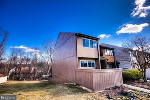 1767 Powder Horn Terrace in Woodbridge, VA - Building Photo