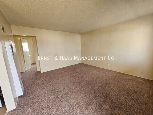 9119 Rose St-Unit -#08 in Bellflower, CA - Foto de edificio - Building Photo