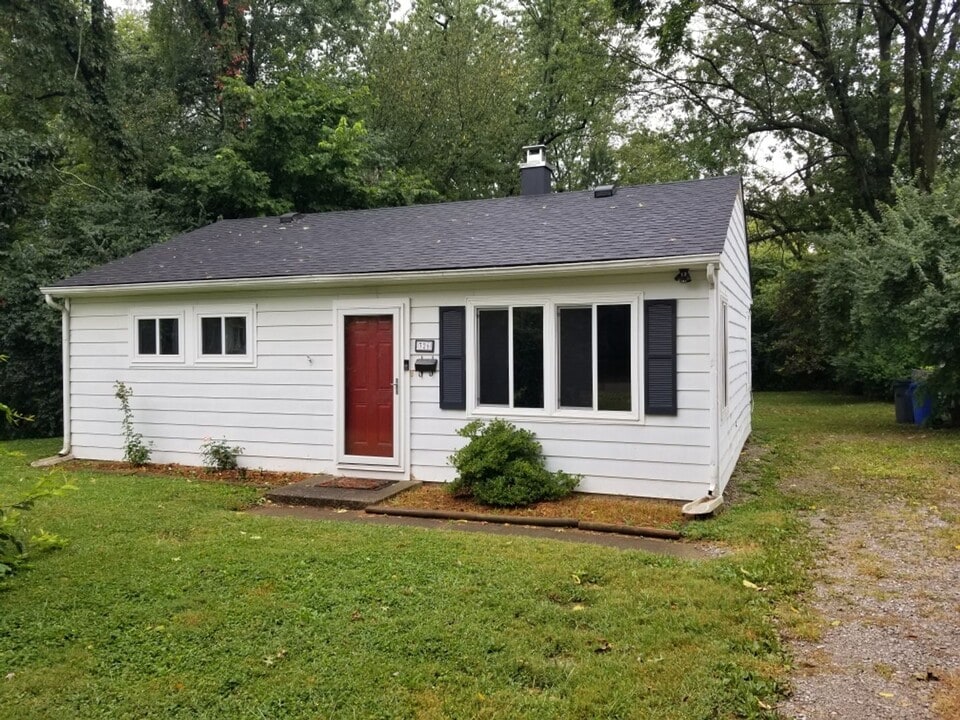 326 Hummingbird Ln in Lexington, KY - Building Photo