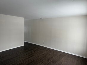 3 S Victoria Ln in Streamwood, IL - Foto de edificio - Building Photo