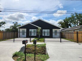 4124 Vaughn St in Houston, TX - Building Photo