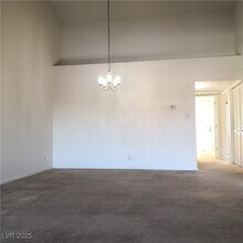 5026 S Rainbow Blvd in Las Vegas, NV - Building Photo - Building Photo