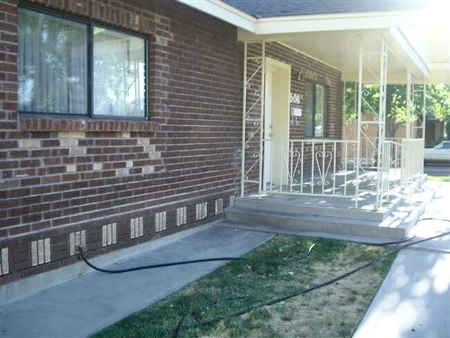 property at 506 E Taylor St